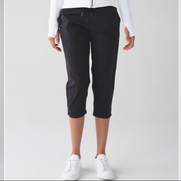 Lululemon Studio Crop II - Picture 1 of 8